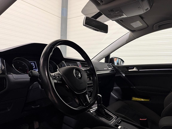 Volkswagen Golf VII 17 of 30