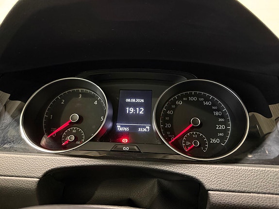 Volkswagen Golf VII 21 of 30
