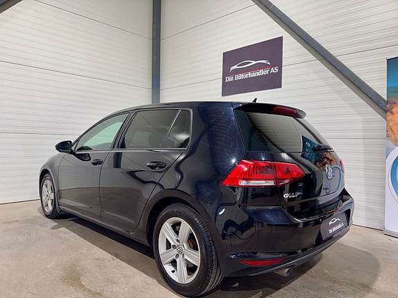 Volkswagen Golf VII 8 of 30