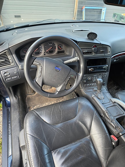 Volvo XC70 11 of 19
