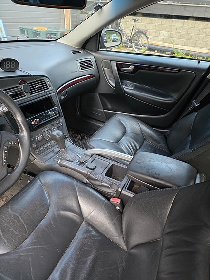 Volvo XC70 12 of 19