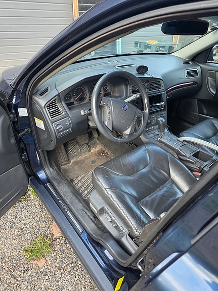 Volvo XC70 9 of 19