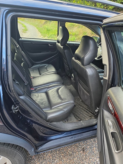 Volvo XC70 16 of 19