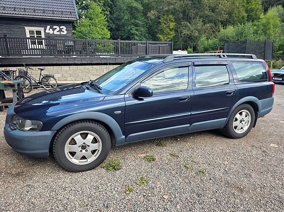 Volvo XC70 3 of 19