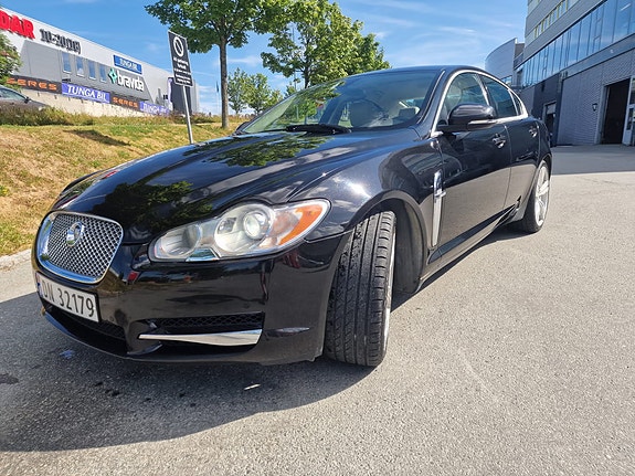 Jaguar XF 4 of 13