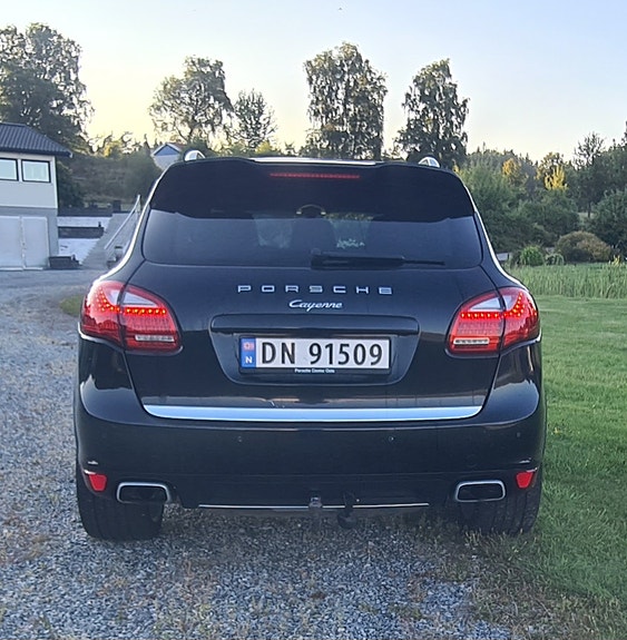 Porsche Cayenne 4 of 23