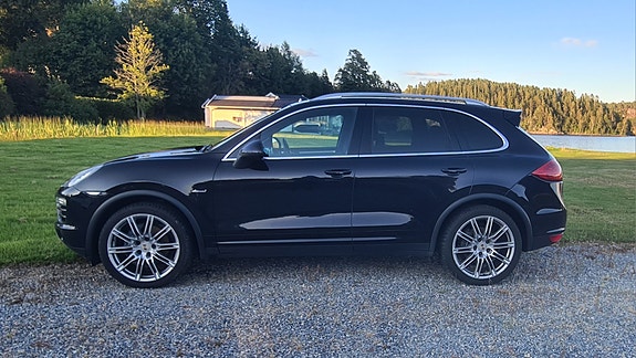 Porsche Cayenne 7 of 23