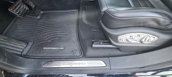 Porsche Cayenne 20 of 23