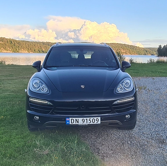 Porsche Cayenne 3 of 23