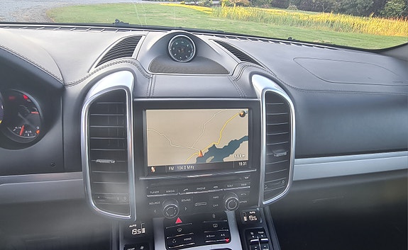 Porsche Cayenne 18 of 23