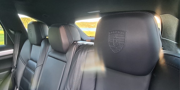 Porsche Cayenne 16 of 23