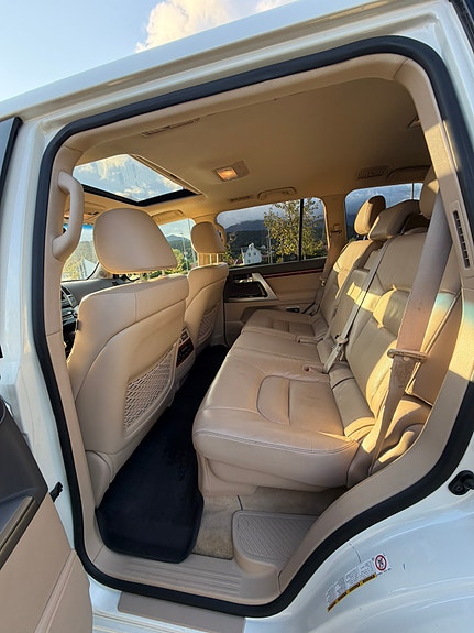 Toyota Land Cruiser 12 of 24
