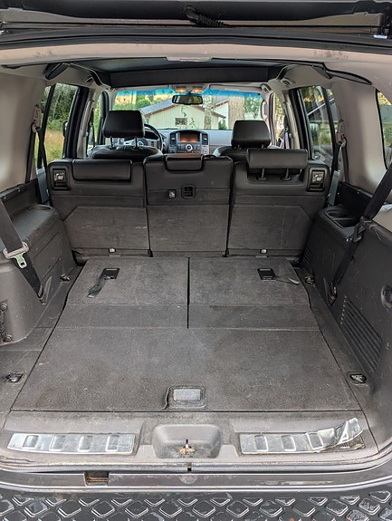 Nissan Pathfinder 9 of 12