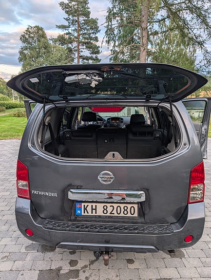 Nissan Pathfinder 5 of 12