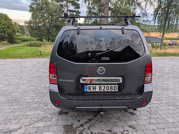Nissan Pathfinder 4 of 12