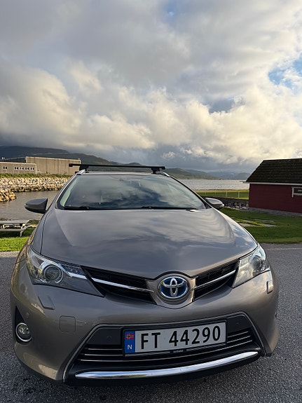 Toyota Auris 2 of 23