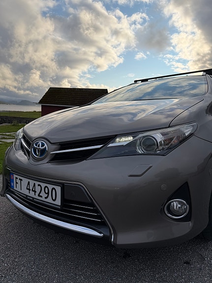 Toyota Auris 6 of 23