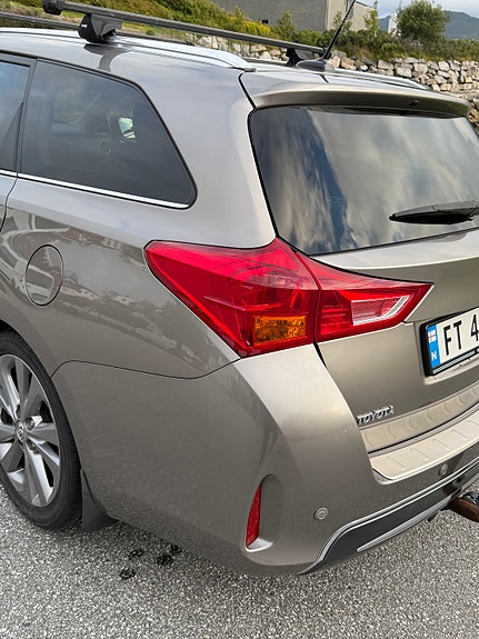 Toyota Auris 11 of 23