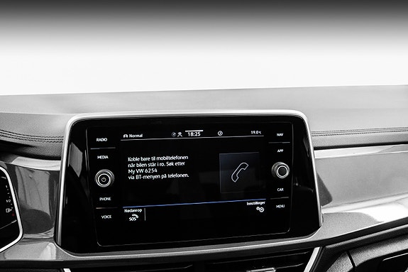Volkswagen T-Roc 22 of 30
