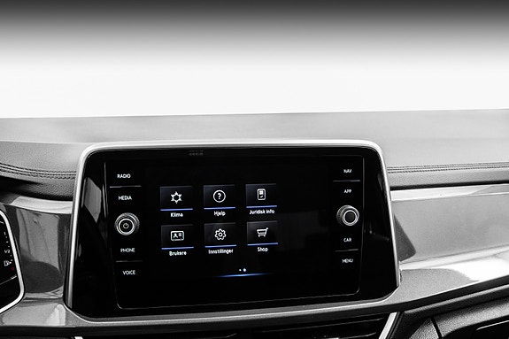 Volkswagen T-Roc 25 of 30