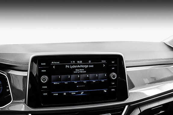 Volkswagen T-Roc 20 of 30