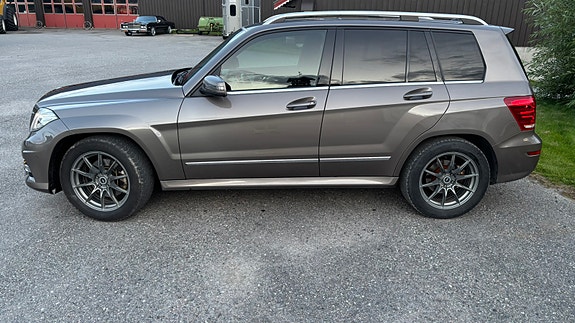 Mercedes-Benz GLK220 8 of 20