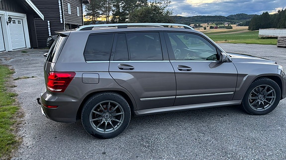 Mercedes-Benz GLK220 11 of 20