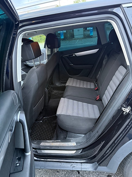 Volkswagen Passat 15 of 15