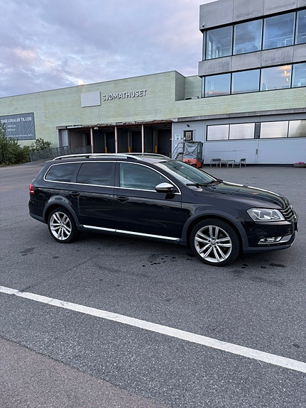 Volkswagen Passat 4 of 15