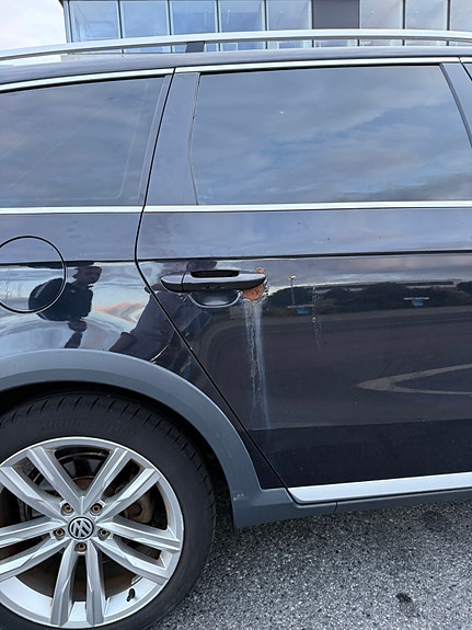 Volkswagen Passat 8 of 15