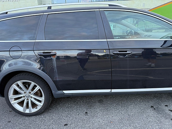 Volkswagen Passat 9 of 15