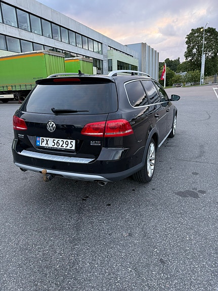 Volkswagen Passat 7 of 15