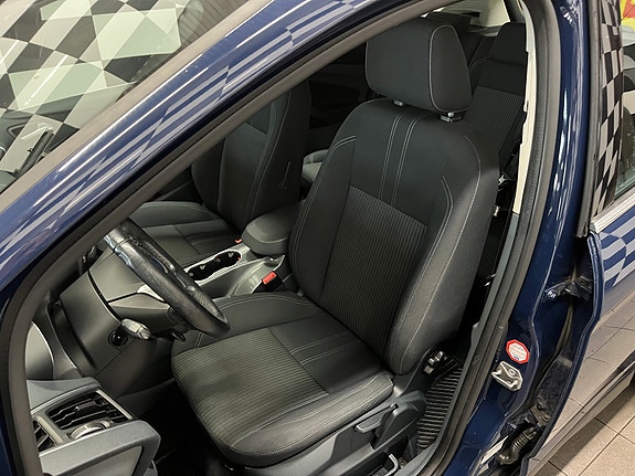 Ford C-Max 18 of 30