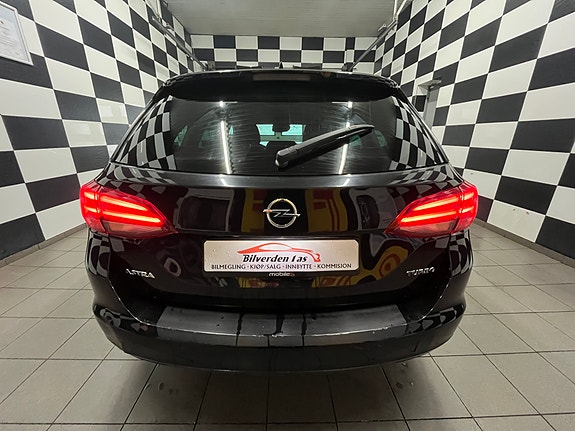 Opel Astra 9 of 30