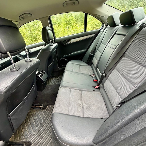 Mercedes-Benz C200 d 12 of 14