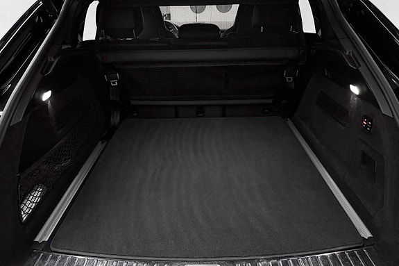 Porsche Cayenne 8 of 30