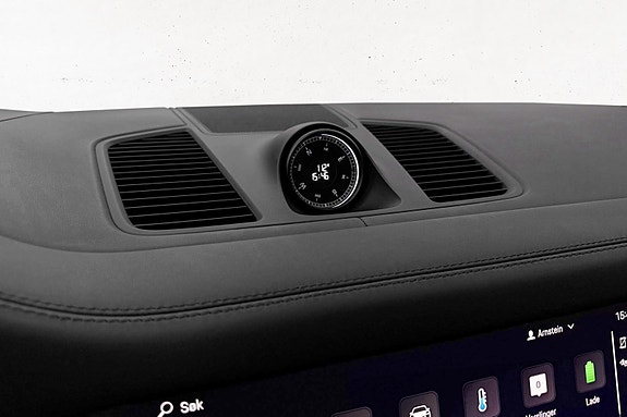 Porsche Cayenne 24 of 30
