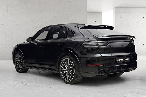 Porsche Cayenne 3 of 30