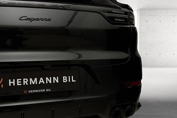 Porsche Cayenne 5 of 30