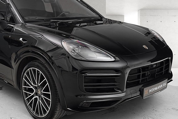 Porsche Cayenne 16 of 30
