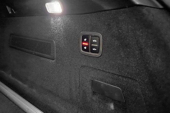 Porsche Cayenne 9 of 30