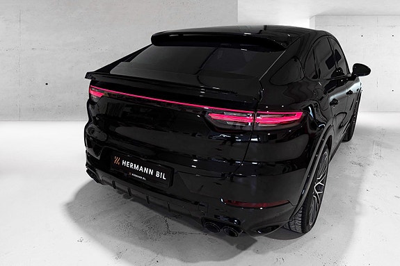 Porsche Cayenne 12 of 30