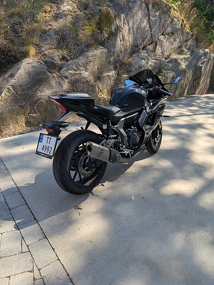 Yamaha R7 2 of 2