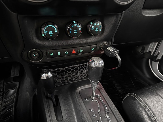 Jeep Wrangler 21 of 30