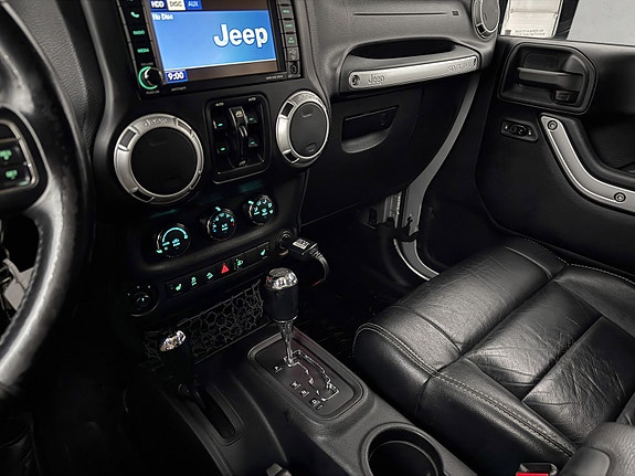Jeep Wrangler 20 of 30