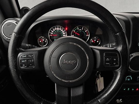 Jeep Wrangler 16 of 30