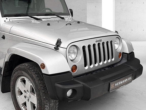 Jeep Wrangler 9 of 30