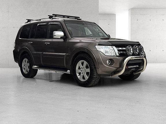 Mitsubishi Pajero 6 of 22