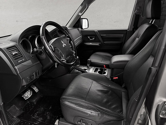 Mitsubishi Pajero 11 of 22