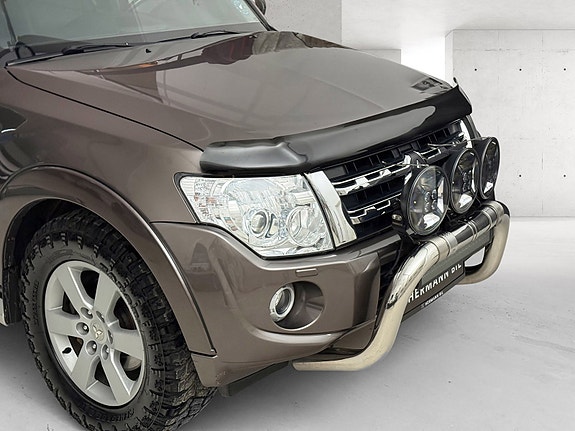 Mitsubishi Pajero 7 of 22